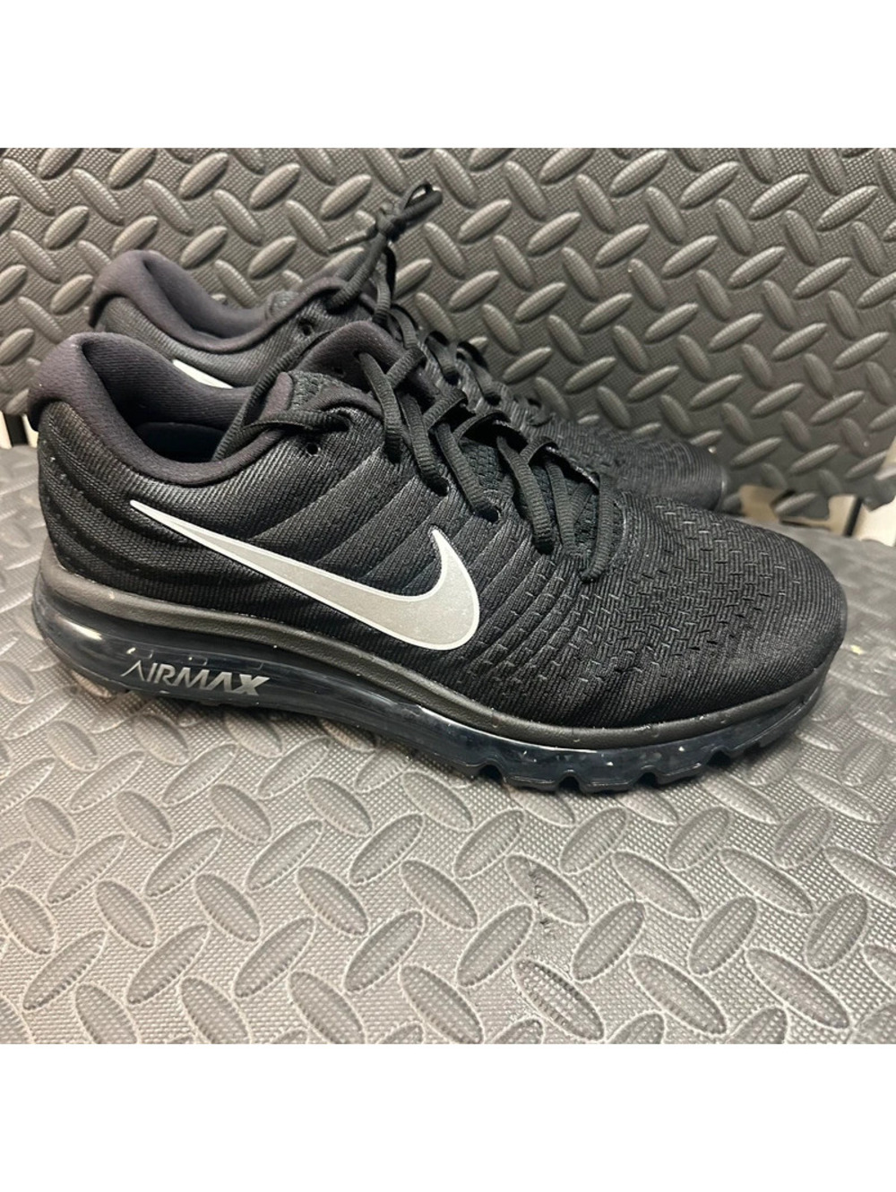 Nike Air Max 2017 Shoes Mens Size 10.5 Black Running Sneakers 849559-001